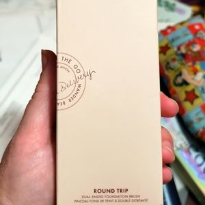 Wander Round Tip Dual Foundation and Concealer Brush NIB NEW IN BOX